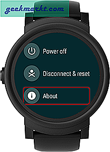 Du kan lytte til musikk på Apple Watch ved å koble den til AirPods, uten at den sammenkoblede iPhone er i nærheten. Det viser seg at du kan gjøre det samme med Android-klokke og alle Bluetooth-øretelefoner. Dette er hvordan.